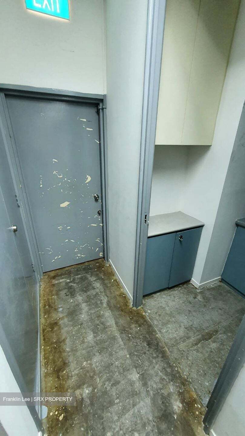 Erh Building (D1), Office #563691361